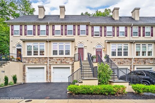 39 W Aspen Way, Aberdeen, NJ, 07747-1941 | Card Image