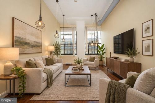 218-2429 Locust St, PHILADELPHIA, PA, 19103-5557 | Card Image