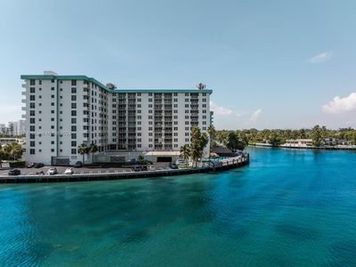 2T - 10350 W Bay Harbor Dr, Condo with 1 bedrooms, 1 bathrooms and null parking in Bay Harbor Islands FL | Image 1