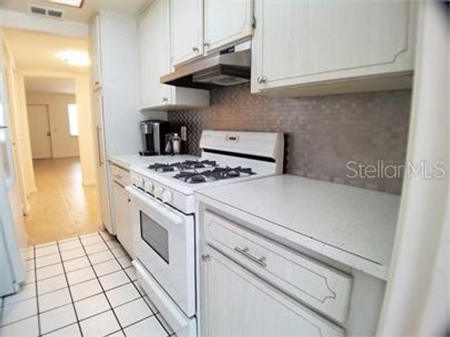102 - 911 Washington Avenue Sw, Condo with 1 bedrooms, 1 bathrooms and null parking in Largo FL | Image 11