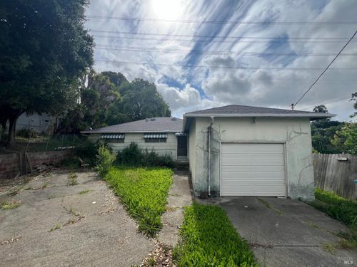 468 Gillcrest Ave, Vallejo, CA, 94591-8009 | Card Image