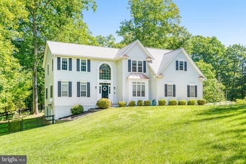 5200 Swain Dr, WARRENTON, VA, 20187-9134 | Card Image