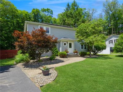 101 Sutton Park Road, House other with 3 bedrooms, 2 bathrooms and null parking in Poughkeepsie NY | Image 1