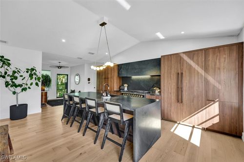 746 Park Ave, NAPLES, FL, 34110-1510 | Card Image