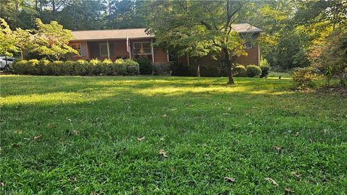 5509 Fallingbrooks Dr, Greensboro, NC, 27407-8307 | Card Image