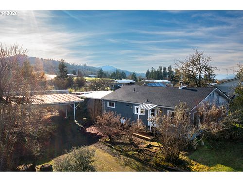 233 Crowsfoot Rd, Oakland, OR, 97462-9675 | Card Image