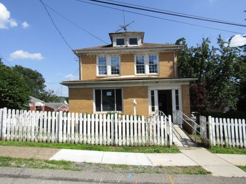 501 6th Ave, Carnegie, PA, 15106-2203 | Card Image
