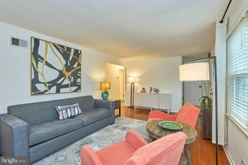2830 Bolling Rd, FALLS CHURCH, VA, 22042-2013 | Card Image