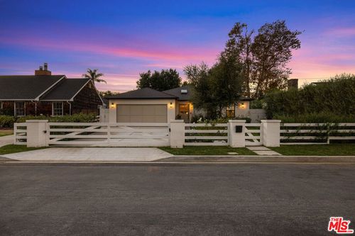 4525 Greenbush Ave, Sherman Oaks, CA, 91423-4358 | Card Image