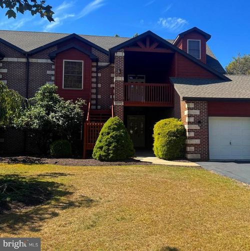 1303 Valley Of Lks, Hazleton, PA, 18202 | Card Image