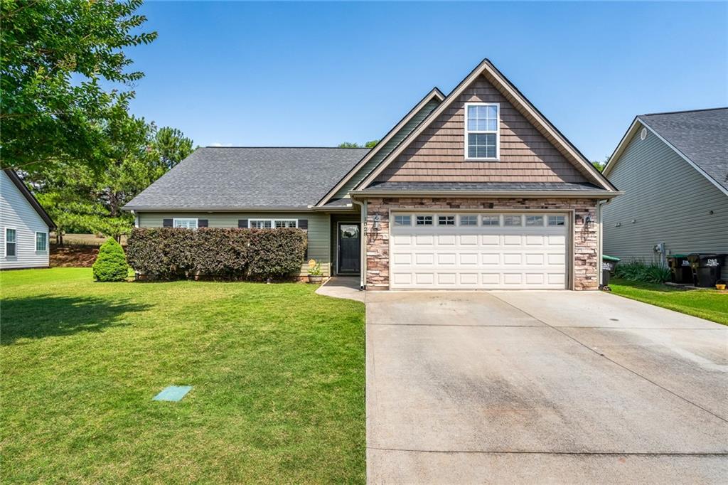 Whirlaway Cir, Anderson, SC 29621