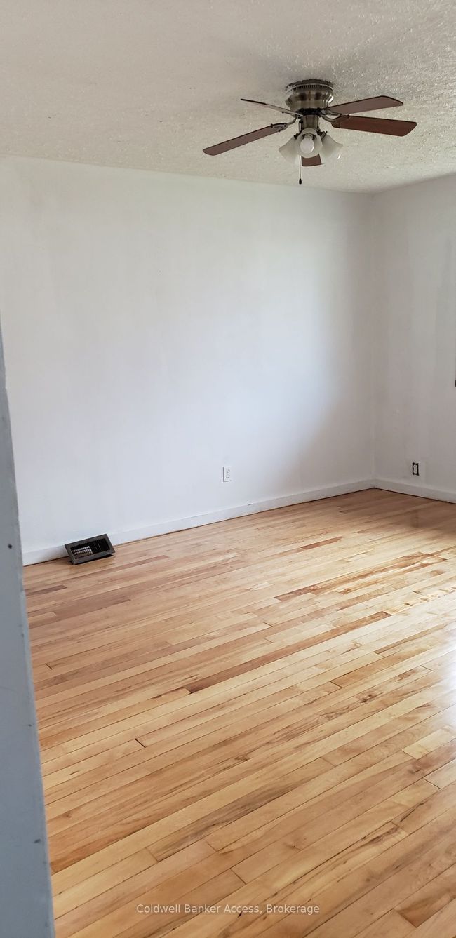 11 Laurentian St, House other with 4 bedrooms, 1 bathrooms and 2 parking in Deep River ON | Image 24