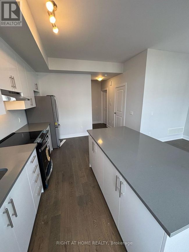 U228 - 9570 N Islington Avenue W, Townhouse with 2 bedrooms, 3 bathrooms and 2 parking in Vaughan (Sonoma Heights) ON | Image 11
