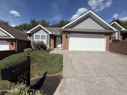 8852 Carriage House Way, Knoxville, TN, 37923-6138 | Card Image