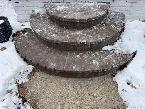 11025 Berwick St, Livonia, MI, 48150-2857 | Card Image