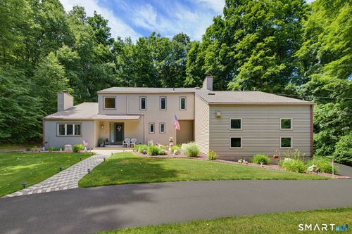 70 Pine Hollow Dr, Middlebury, CT, 06762-1518 | Card Image