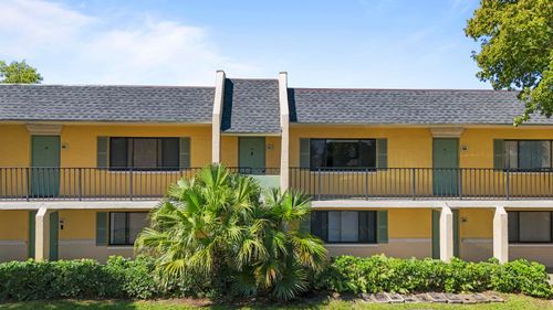 818 Meadows Cir, Boynton Beach, FL, 33436-8947 | Card Image