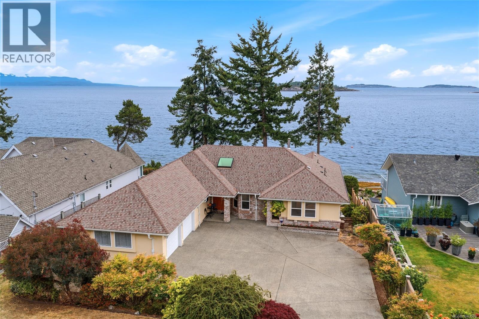 Residential in Nanoose Bay 3