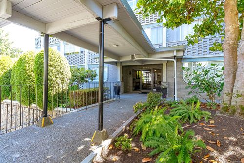 212-2040 White Birch Rd, Sidney, BC, V8L2R1 | Card Image