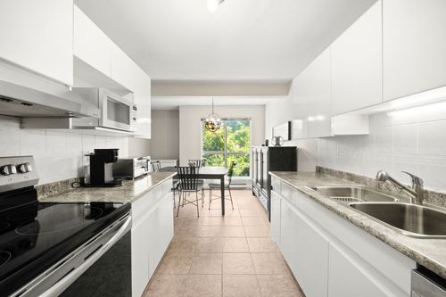204-14988 101a Ave, Surrey, BC, V3R0T1 | Card Image