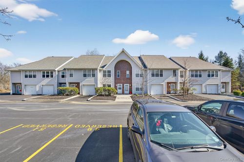 51 Deer Ct Dr, Middletown, NY, 10940-6858 | Card Image