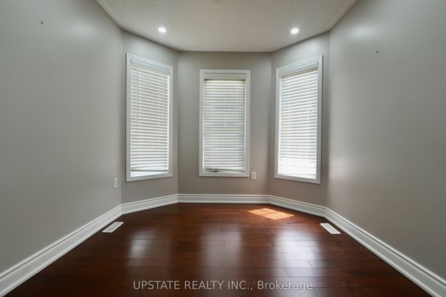 UPPER - 18 Caliper Rd, House attached with 4 bedrooms, 3 bathrooms and 2 parking in Brampton ON | Image 6