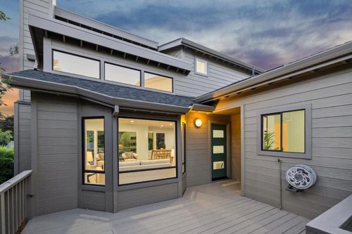 389 Avenue Granada, El Granada, CA, 94018-8167 | Card Image