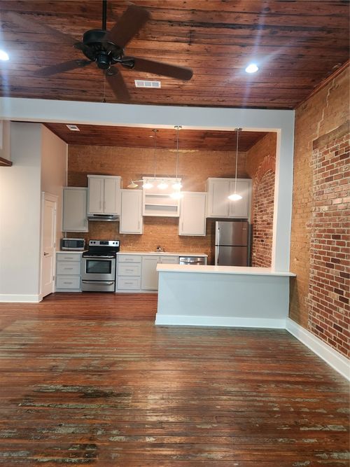 203-203 N Dallas St, Ennis, TX, 75119-4011 | Card Image