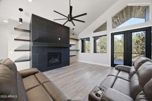 2701 N Eagle View Cir, Show Low, AZ, 85901-3572 | Card Image