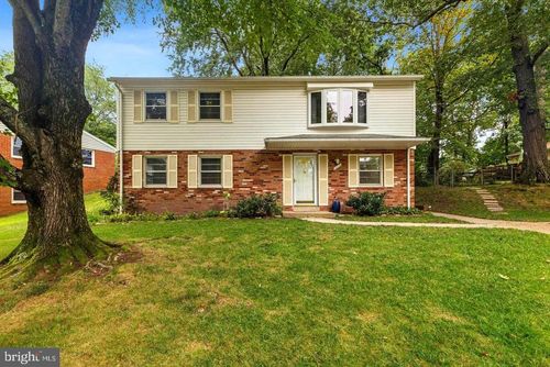 13719 Mcgill Dr, CHANTILLY, VA, 20151-2704 | Card Image