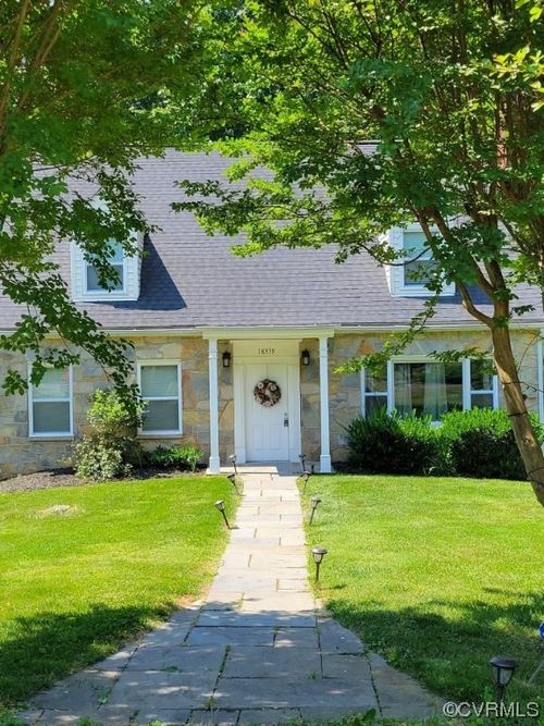 18339 Sharon Rd, Triangle, VA, 22172-1306 | Card Image