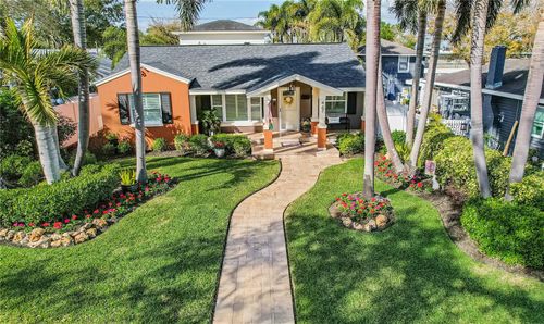 467 31st Ave N, St Petersburg, FL, 33704-2132 | Card Image