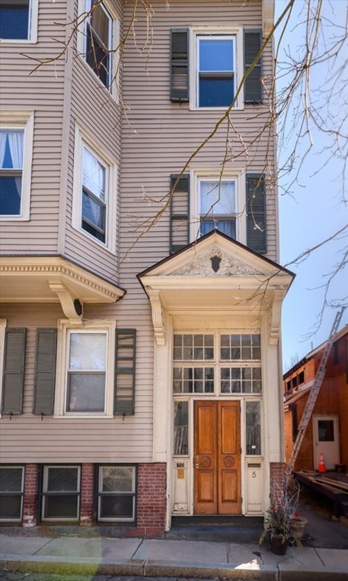 3-5 Ellwood St, Boston, MA, 02129-3809 | Card Image