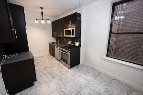 apt-a30-5 Circuit Rd, New Rochelle, NY, 10805-1913 | Card Image