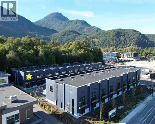 10-39449 Queens Way, Squamish, BC, V8B1E1 | Card Image