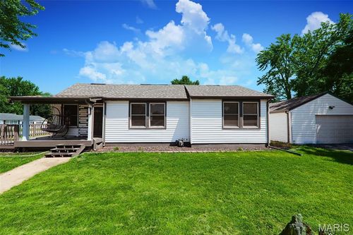 1 Hyde Park Rd, Fairview Heights, IL, 62208-2117 | Card Image