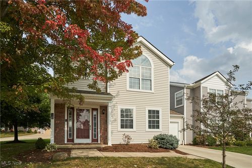 8605 Strawbridge Cir, Macedonia, OH, 44056-1753 | Card Image