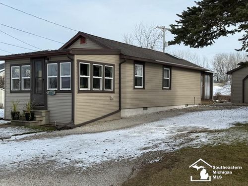 6586 Edgewater Dr, Erie, MI, 48133-9430 | Card Image