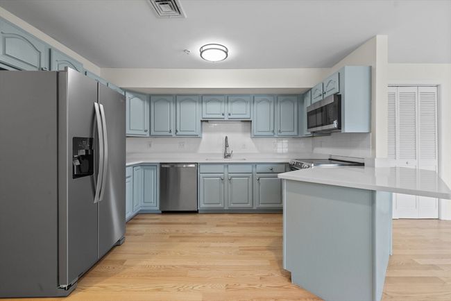 APT-20 - 7 Conant Rd, Condo with 2 bedrooms, 2 bathrooms and 1 parking in Winchester MA | Image 10