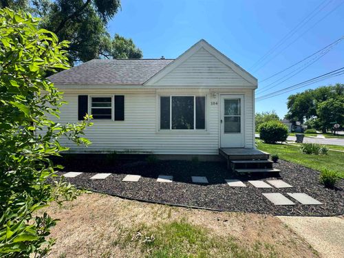 104 Bradley Ct, Midland, MI, 48640-5512 | Card Image
