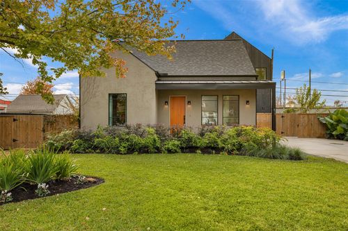 419 W 30th St, Houston, TX, 77018-8305 | Card Image