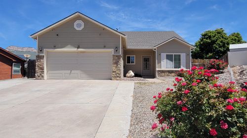 42 Eagle Ct, Parachute, CO, 81635-7815 | Card Image