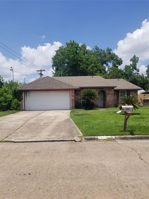 4503 Connorvale Rd, Houston, TX, 77039-3512 | Card Image