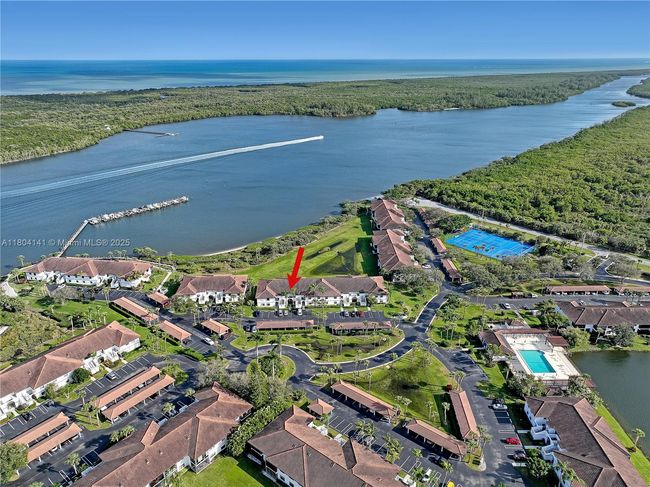APT-2 - 6102 Se Landing Way, Condo with 2 bedrooms, 2 bathrooms and null parking in Stuart FL | Image 6