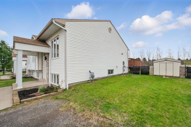 B - 541B Blvd Devista, House attached with 3 bedrooms, 2 bathrooms and 4 parking in Alfred ON | Image 29