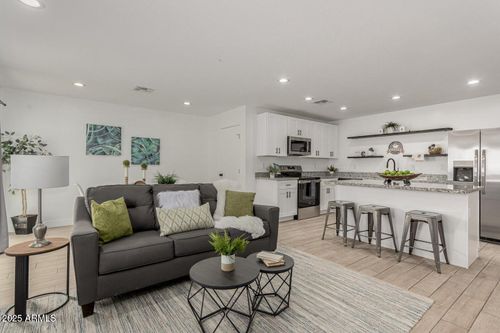 2206 E Alta Vista Road, Phoenix, AZ, 85042 | Card Image
