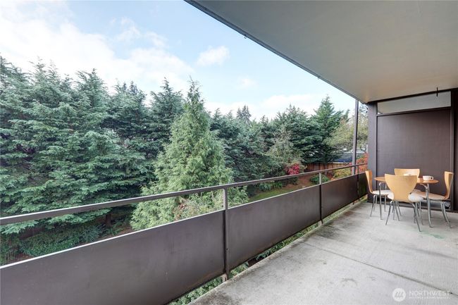 large covered deck | Image 9
