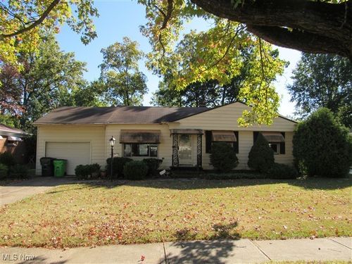 19400 Mayfair Ln, Warrensville Heights, OH, 44128-2727 | Card Image