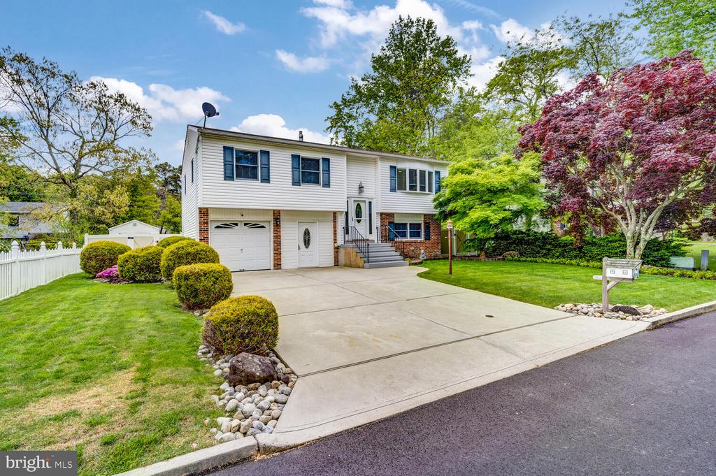 Oakleaf Dr, Little Egg Harbor Twp, NJ 08087