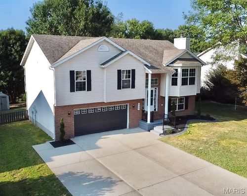 929 Carla Dr, Troy, IL, 62294-3153 | Card Image